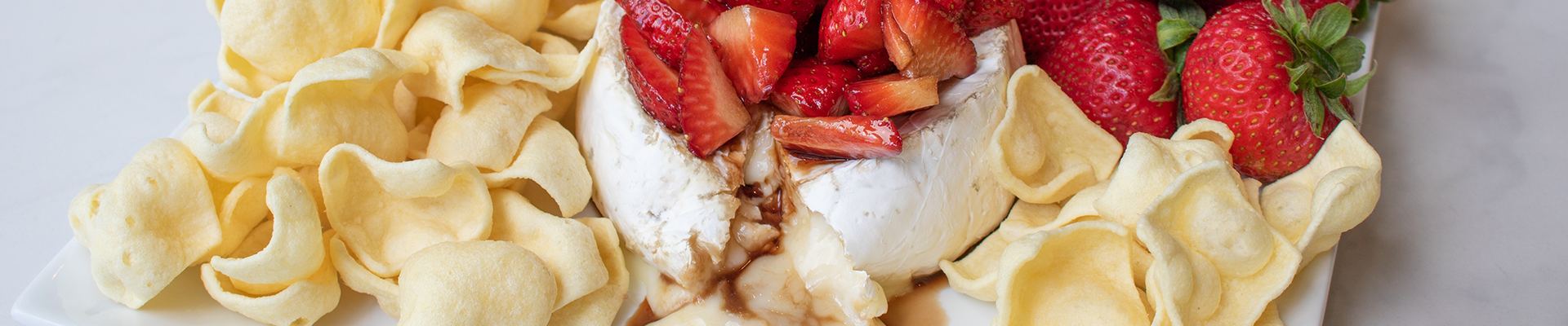 Baked Brie with Roasted Strawberries | Gluten Free, Easy Snack Recipes | Simply 7 Snacks